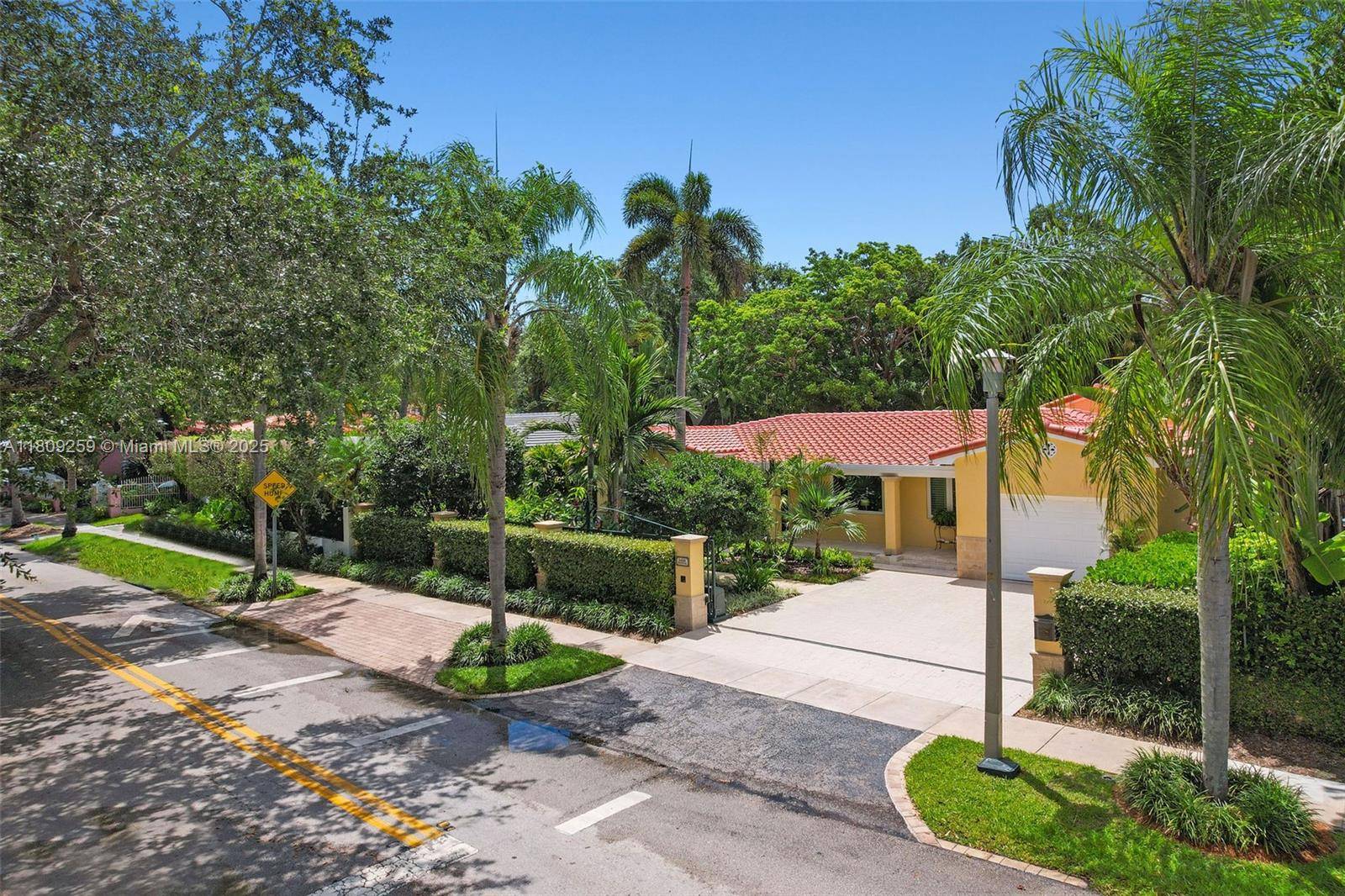 Coconut Grove, FL 33133,1650 Tigertail Ave