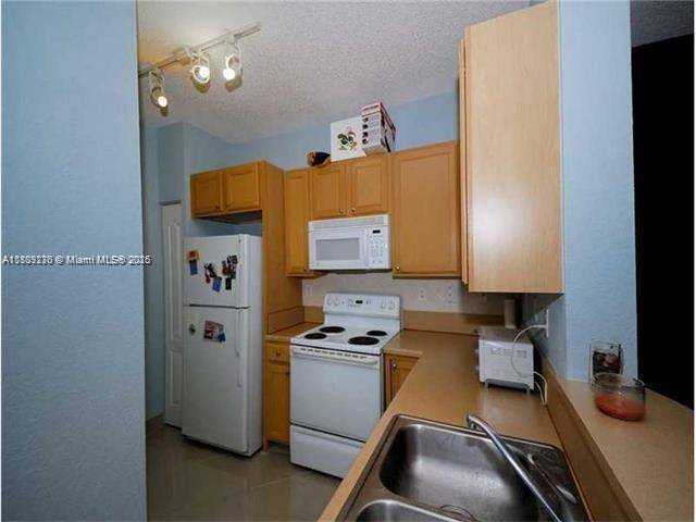 South Miami, FL 33143,6001 SW 70th St #523
