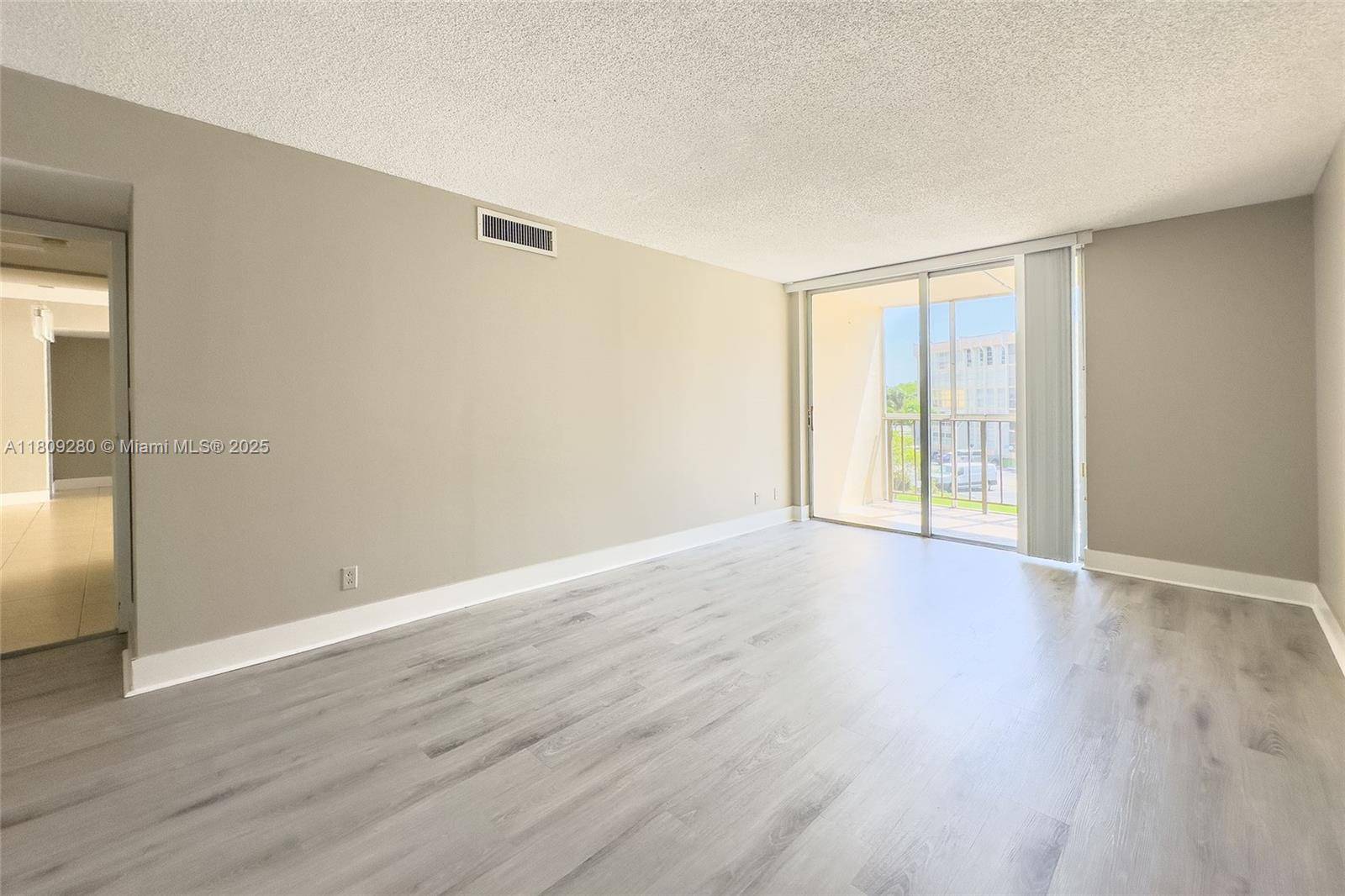 Hallandale Beach, FL 33009,601 Three Islands Blvd #317