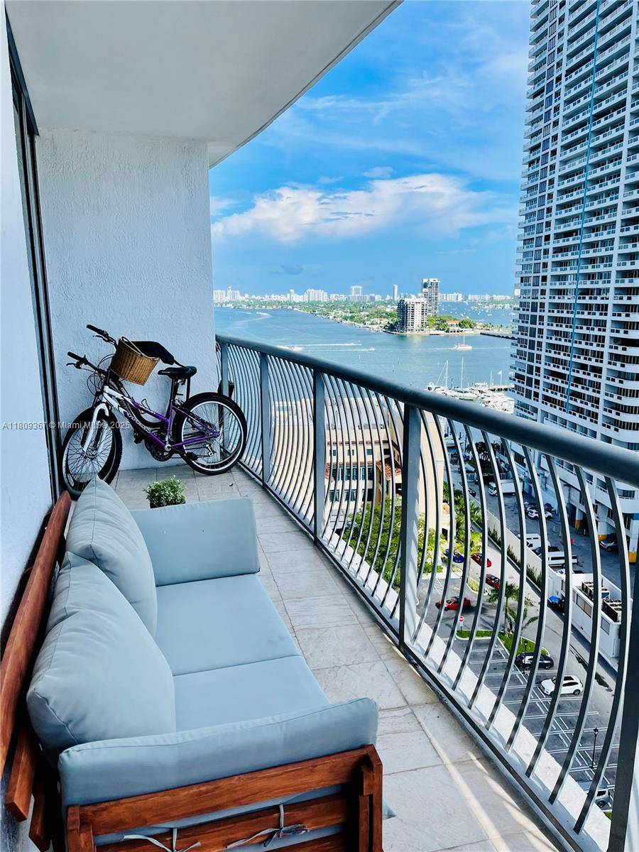 Miami, FL 33132,1750 N Bayshore Dr #1706