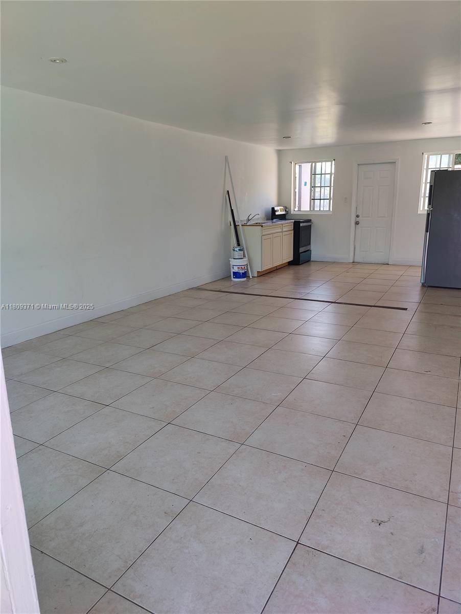 Hollywood, FL 33020,2413 Harding St #1