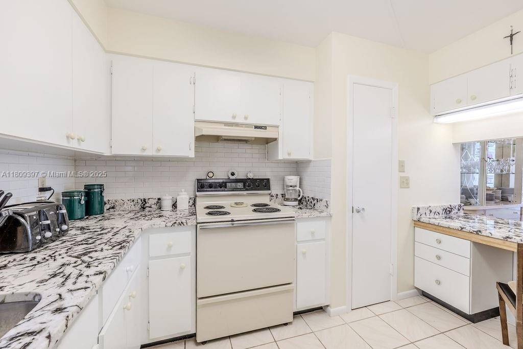 Vero Beach, FL 32960,2333 Indian River Blvd #306