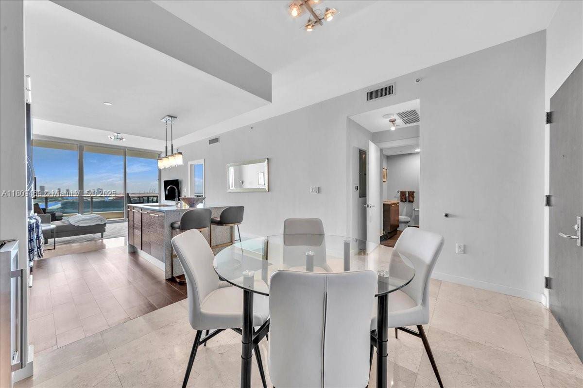 Miami, FL 33132,900 Biscayne Blvd #2504
