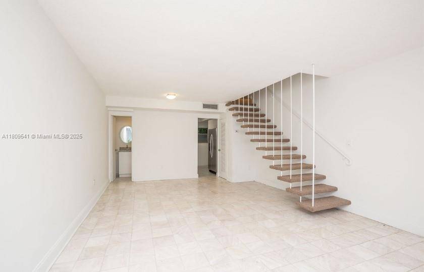 Bay Harbor Islands, FL 33154,9455 Bay Harbor Ter #4S