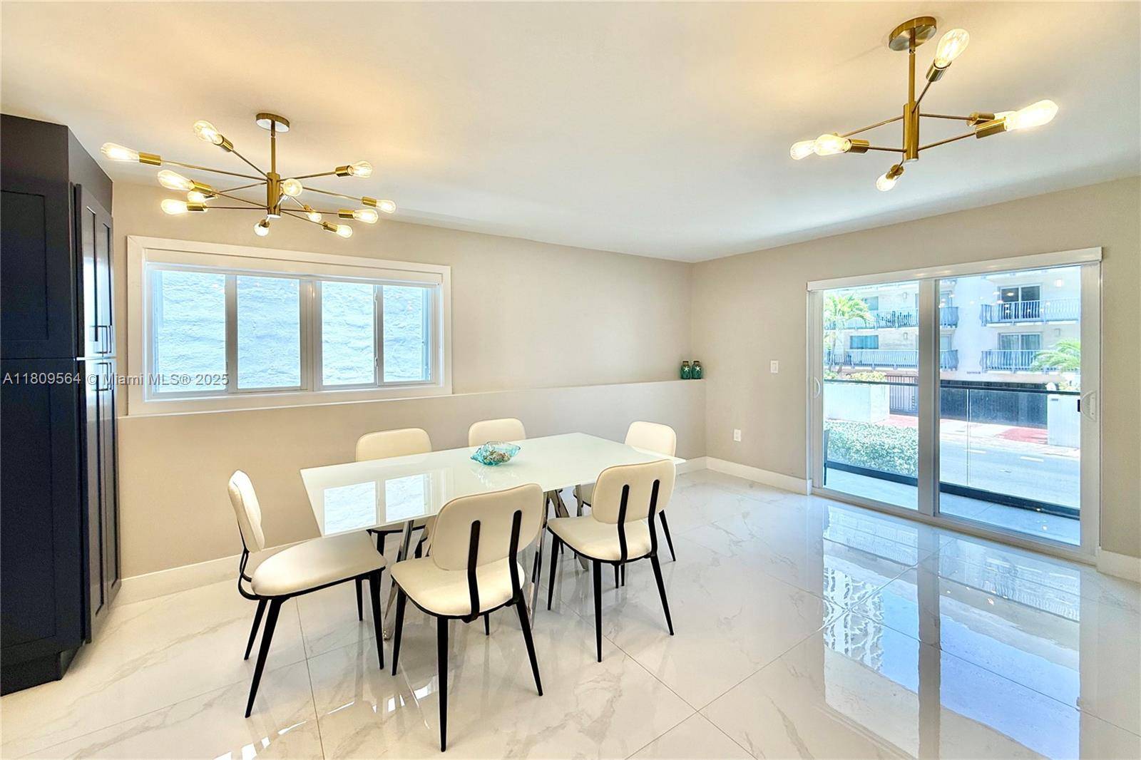 Miami Beach, FL 33140,4122 Collins Ave #2B