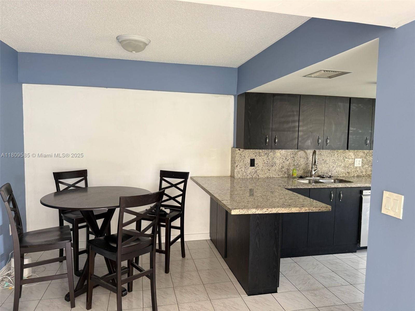 Lauderhill, FL 33319,4168 Inverrary Dr #111