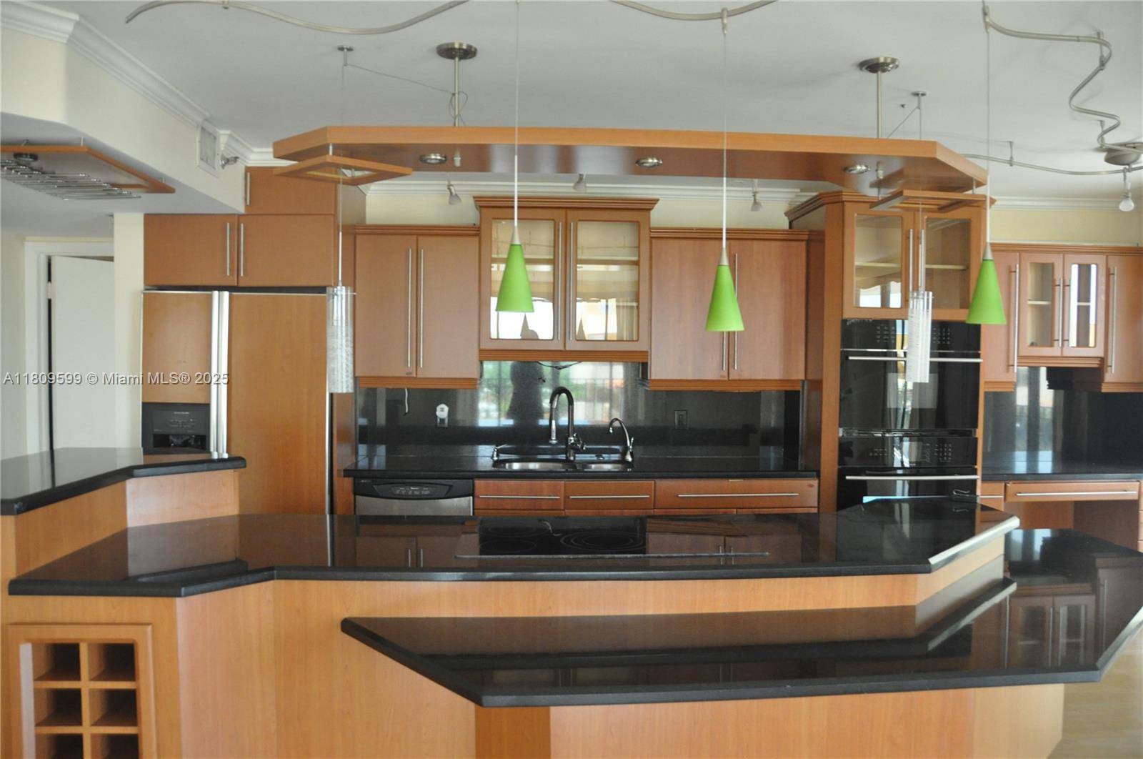 Surfside, FL 33154,8877 Collins Ave #507