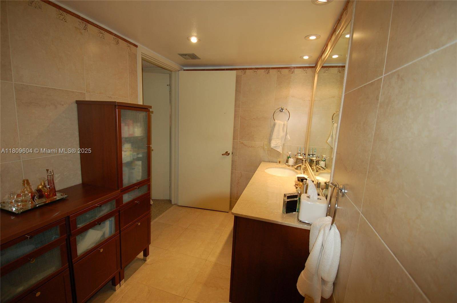 Surfside, FL 33154,8877 Collins Ave #507