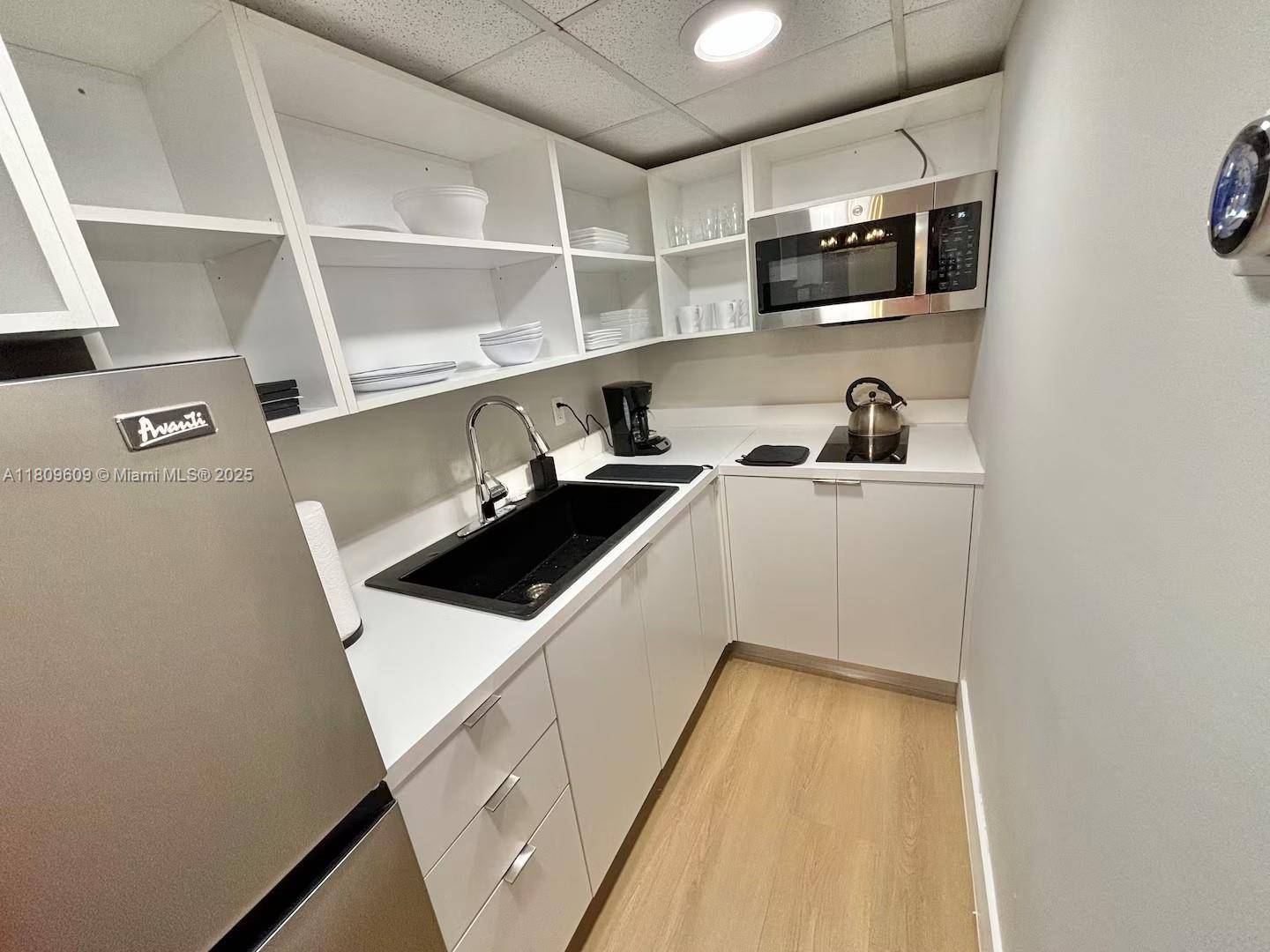 Miami Beach, FL 33139,750 Collins Ave #206