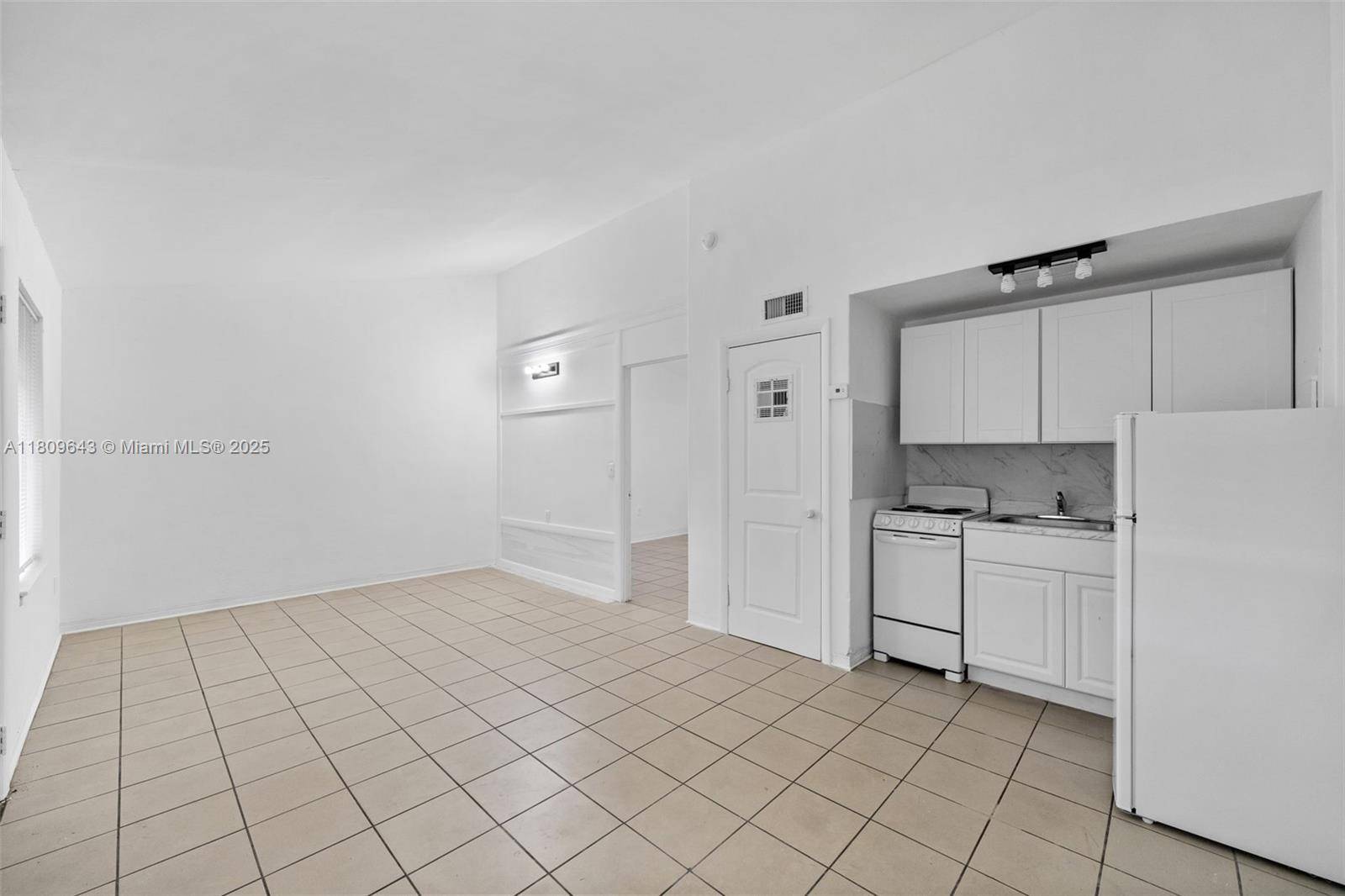 Miami, FL 33130,840 SW 7th St #842