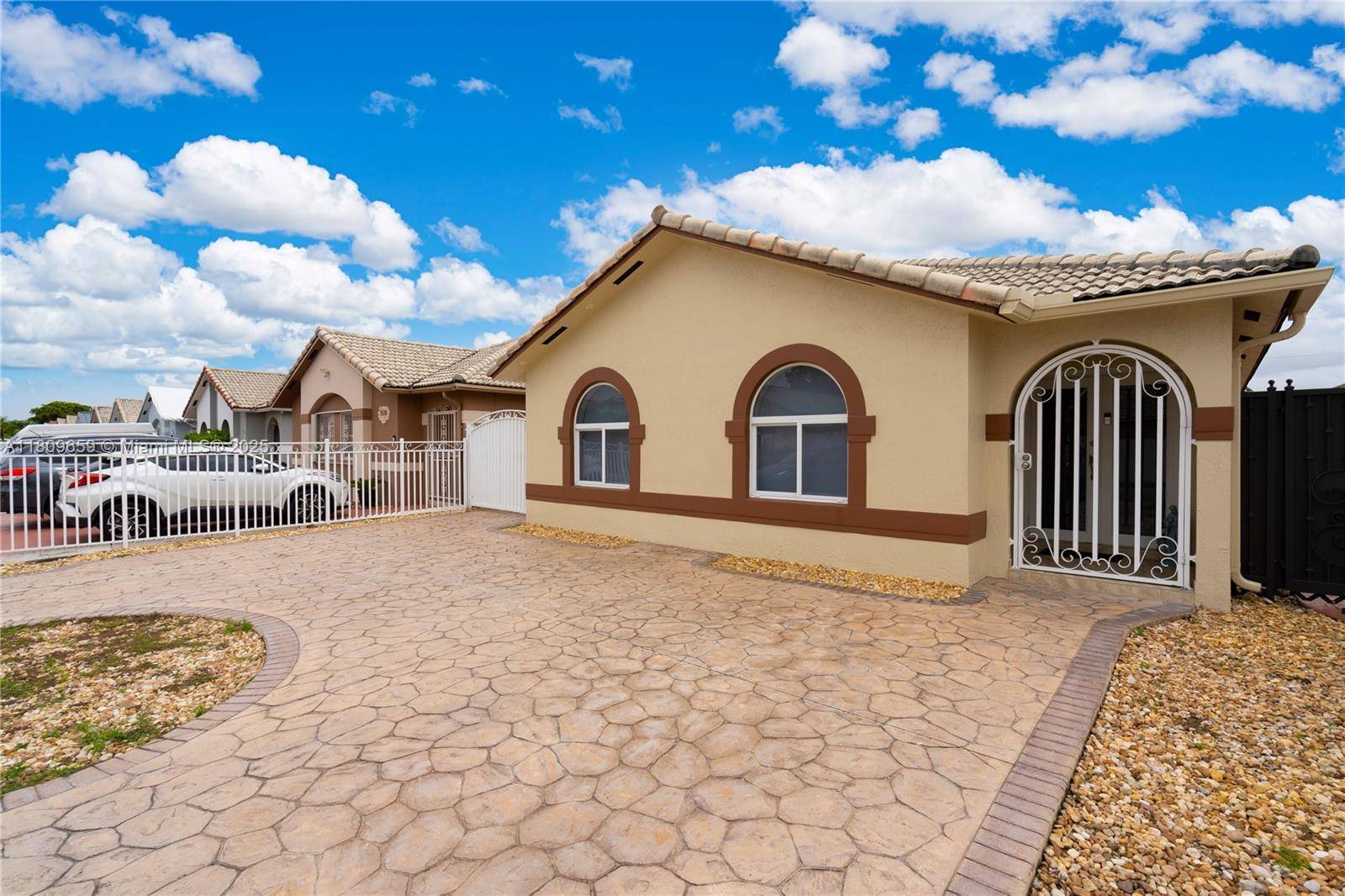 Hialeah, FL 33016,2682 W 68th Pl