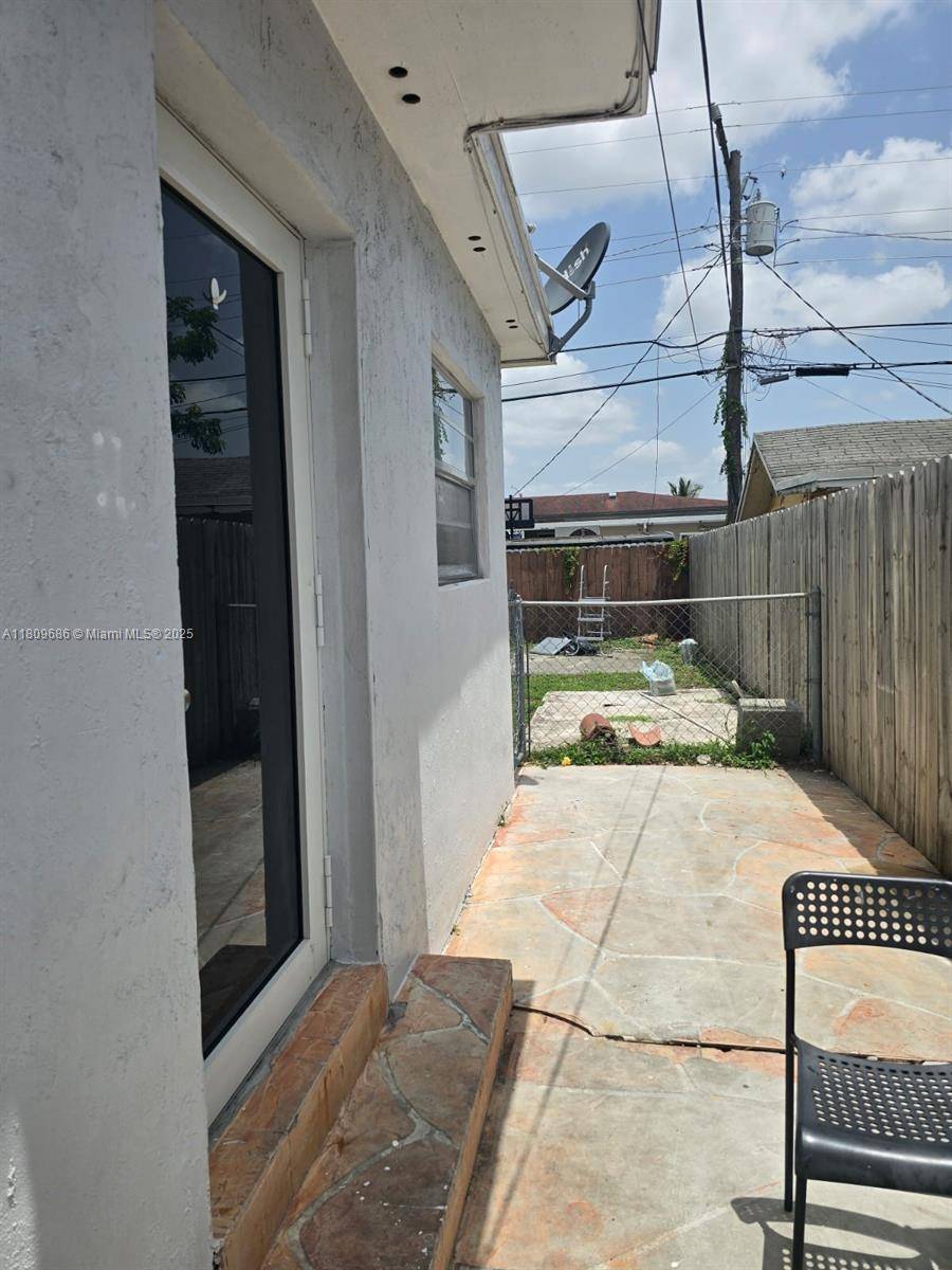 Hialeah, FL 33012,375 W 56th St #Efficiency