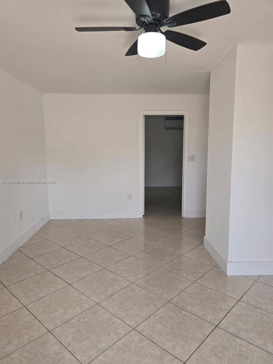 Hialeah, FL 33012,375 W 56th St #Efficiency
