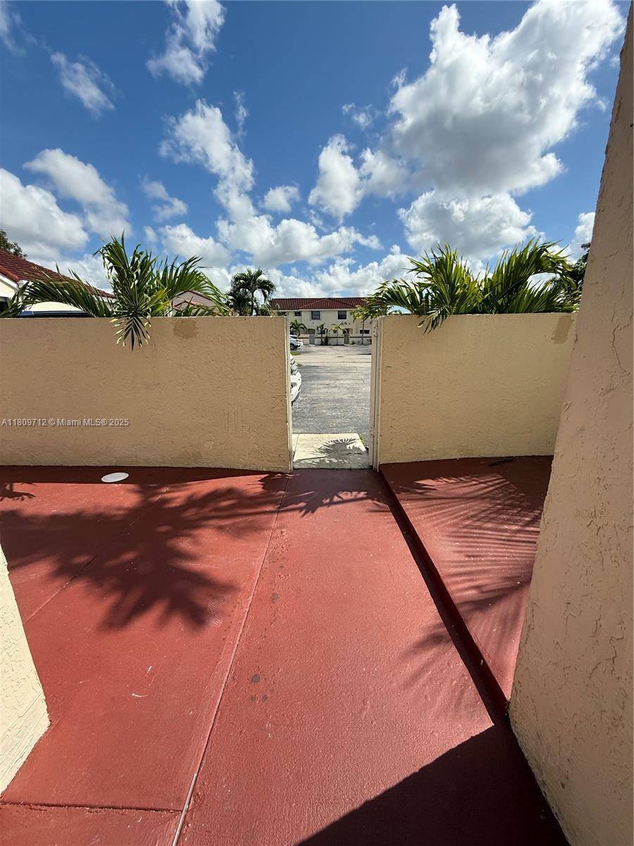 Homestead, FL 33035,3208 San Remo Cir #3208