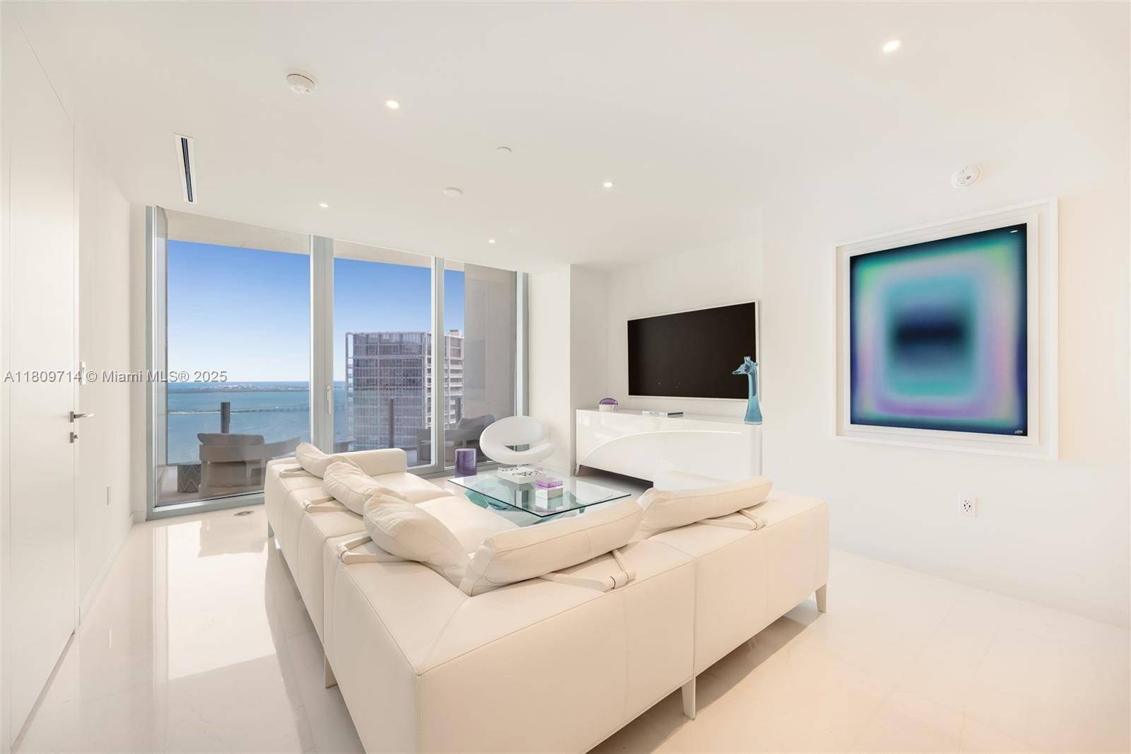 Miami, FL 33131,300 Biscayne Blvd Way #5205W