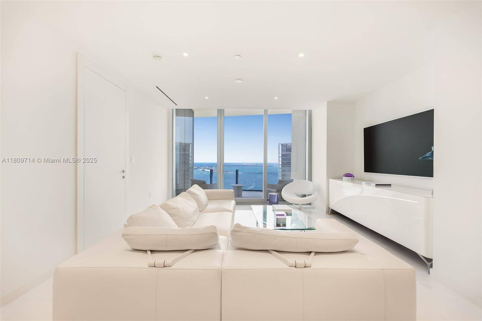 Miami, FL 33131,300 Biscayne Boulevard Way #5205W