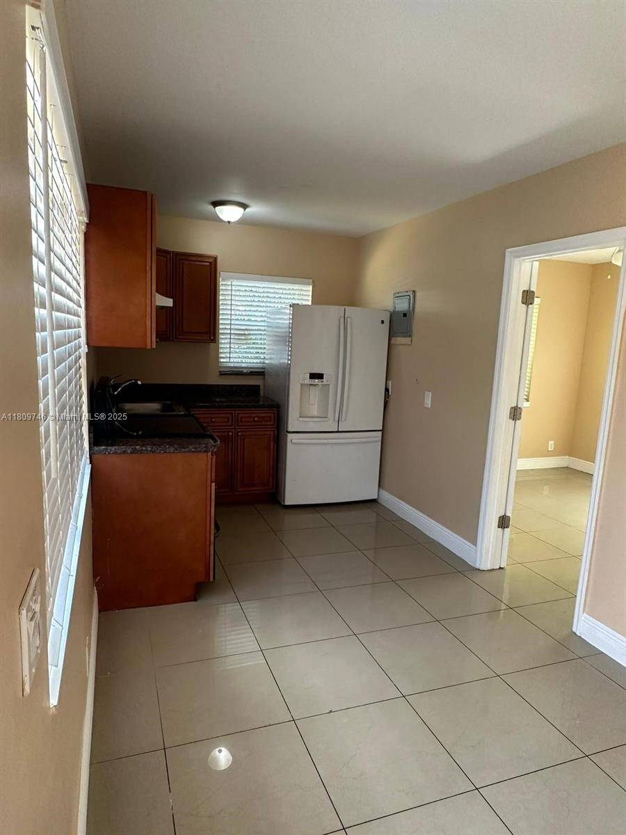 Hollywood, FL 33020,1909 Plunkett St #1-4