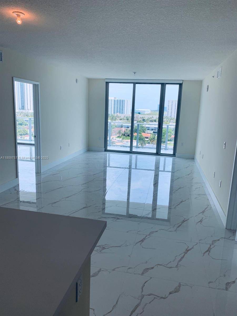Sunny Isles Beach, FL 33160,330 Sunny Isles Blvd #5-1006