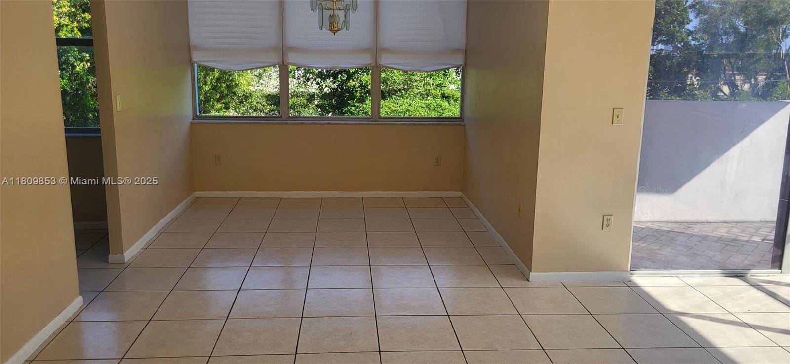 Miami, FL 33179,1300 NE Miami Gardens Dr #407E