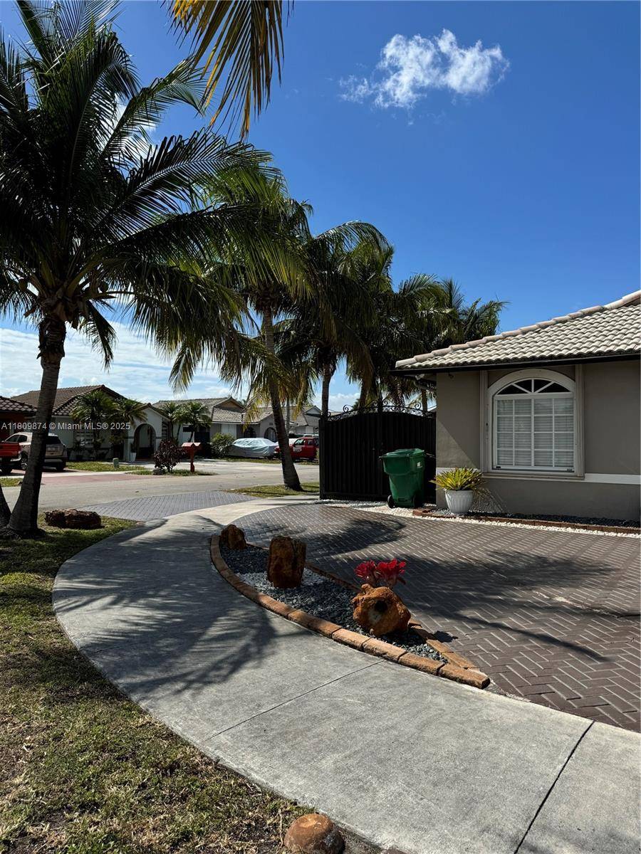 Hialeah Gardens, FL 33018,9849 NW 127th Ter #9849
