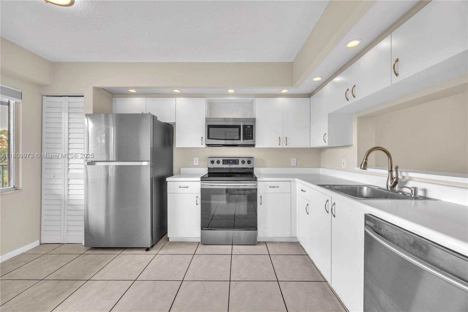 Pembroke Pines, FL 33027,12551 SW 16th Ct #403C