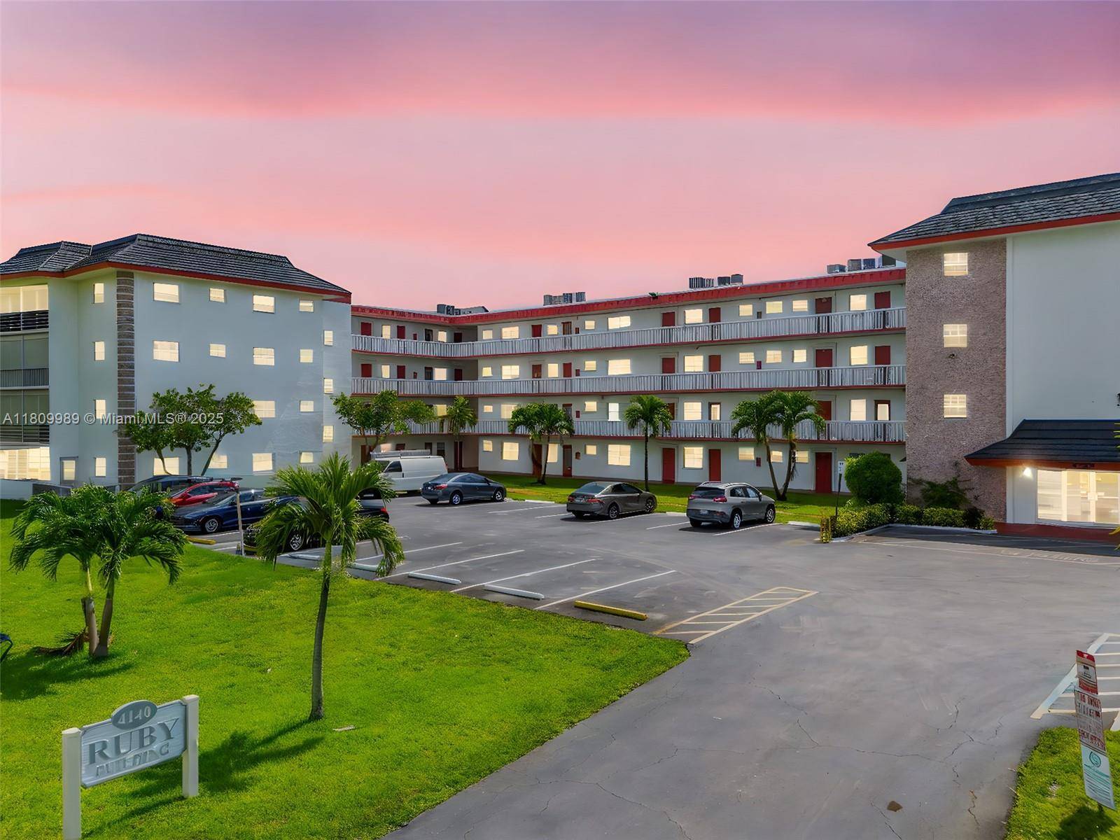 Lauderdale Lakes, FL 33319,4140 NW 44th Ave #114