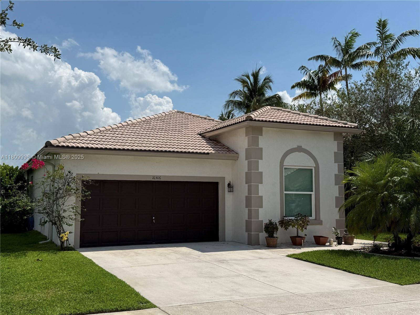Pembroke Pines, FL 33027,16306 SW 11th St