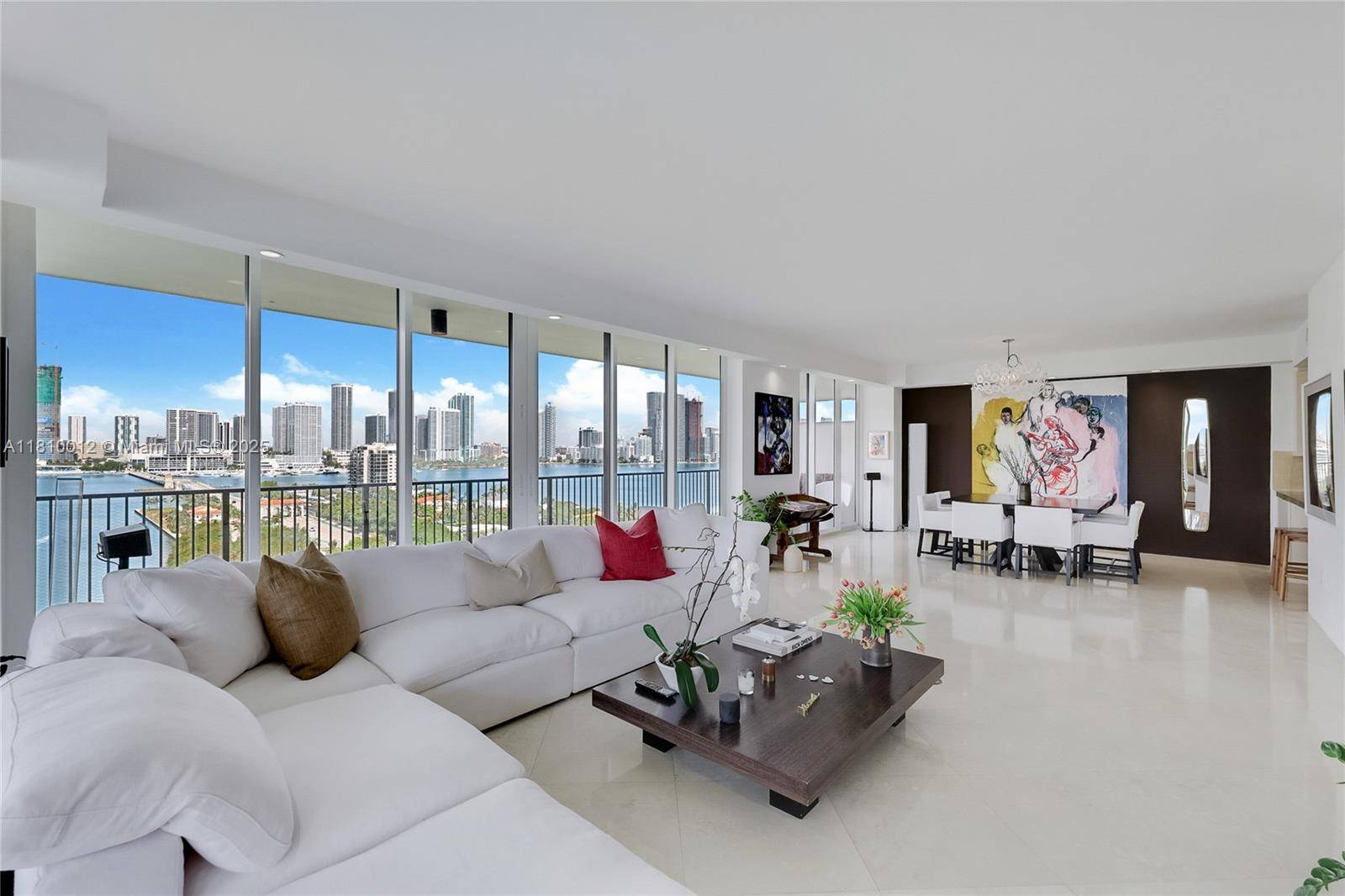 Miami, FL 33139,1000 Venetian Way #1304