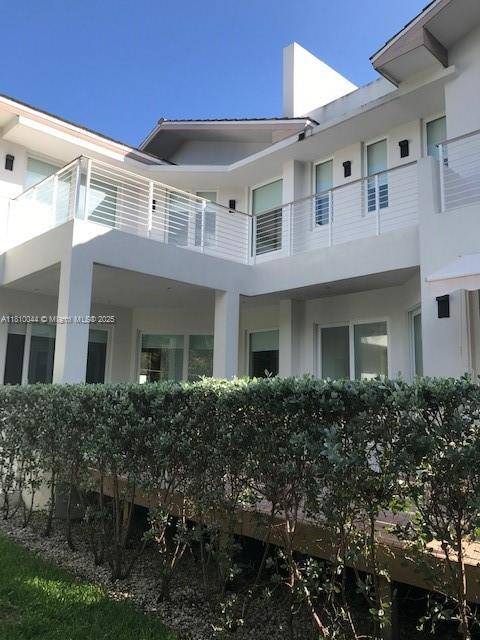 Key Biscayne, FL 33149,321 Palmwood Ln