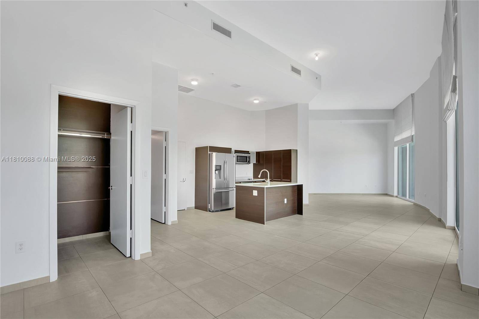 Miami, FL 33132,1900 N Bayshore Dr #507