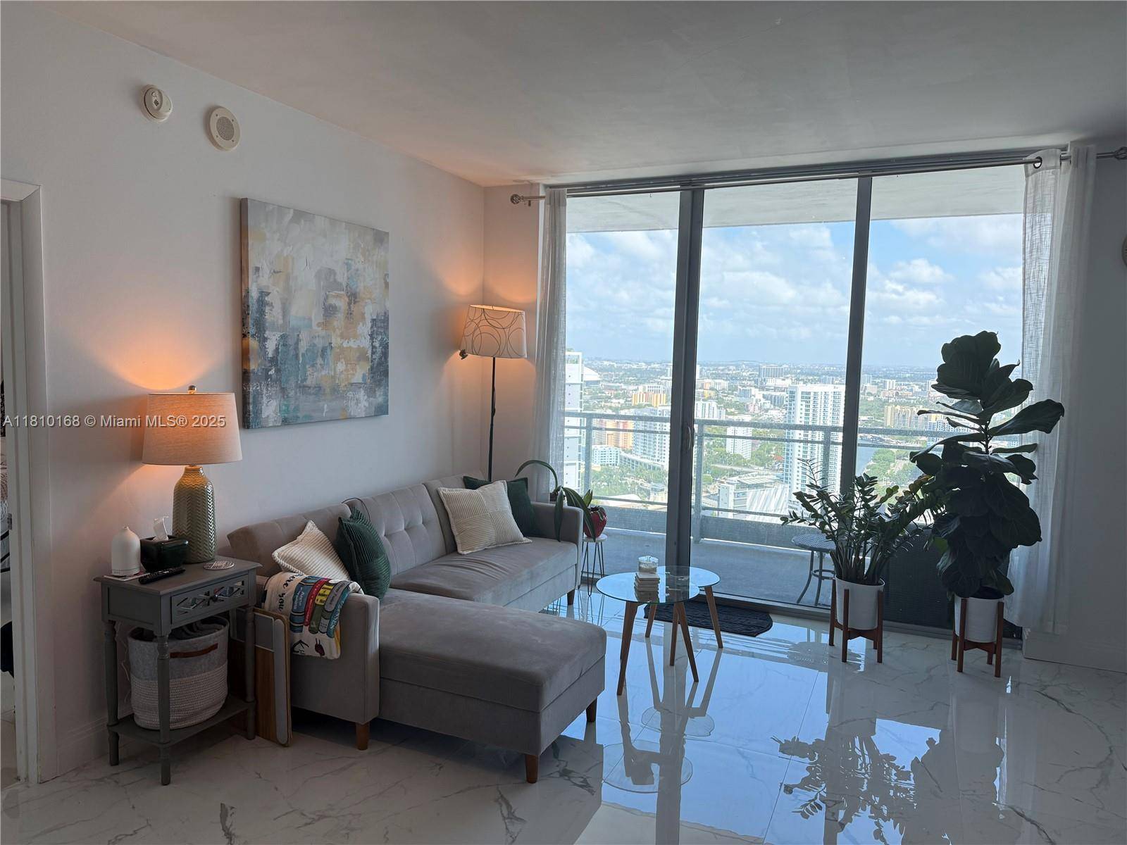 Miami, FL 33130,90 SW 3rd St #4007