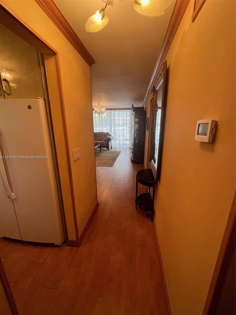 North Miami Beach, FL 33160,3551 NE 169th St #301