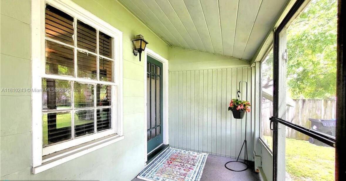 Fort Lauderdale, FL 33315,218 SW 10th St