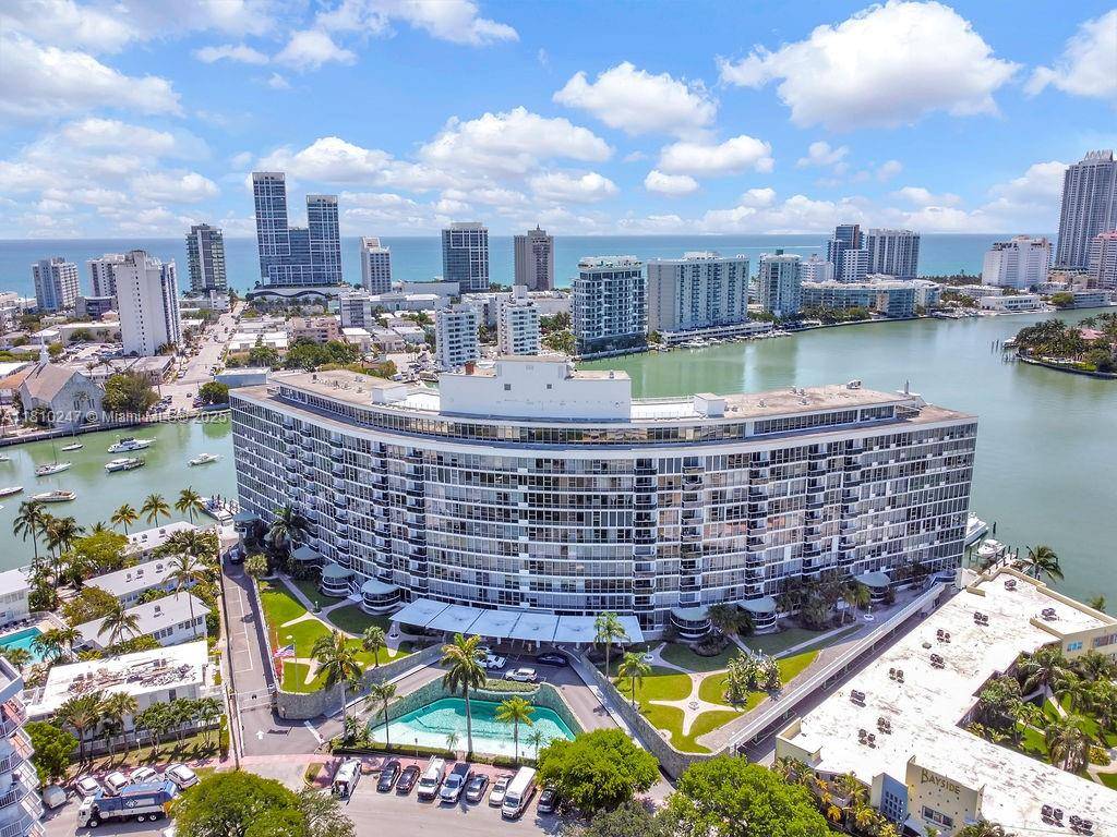 Miami Beach, FL 33141,900 Bay Dr #905