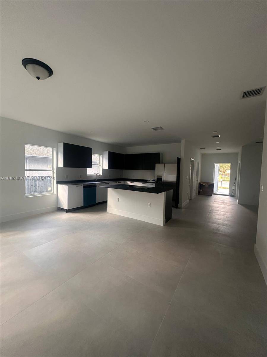 Fort Lauderdale, FL 33311,2541 NW 9th St