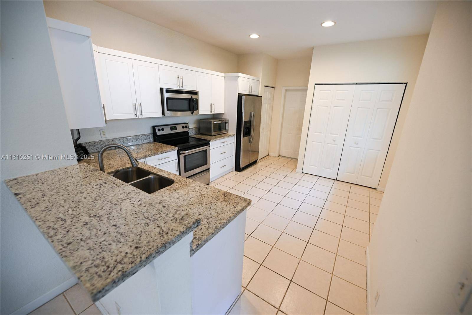 Weston, FL 33332,3963 Orange Tree Ln