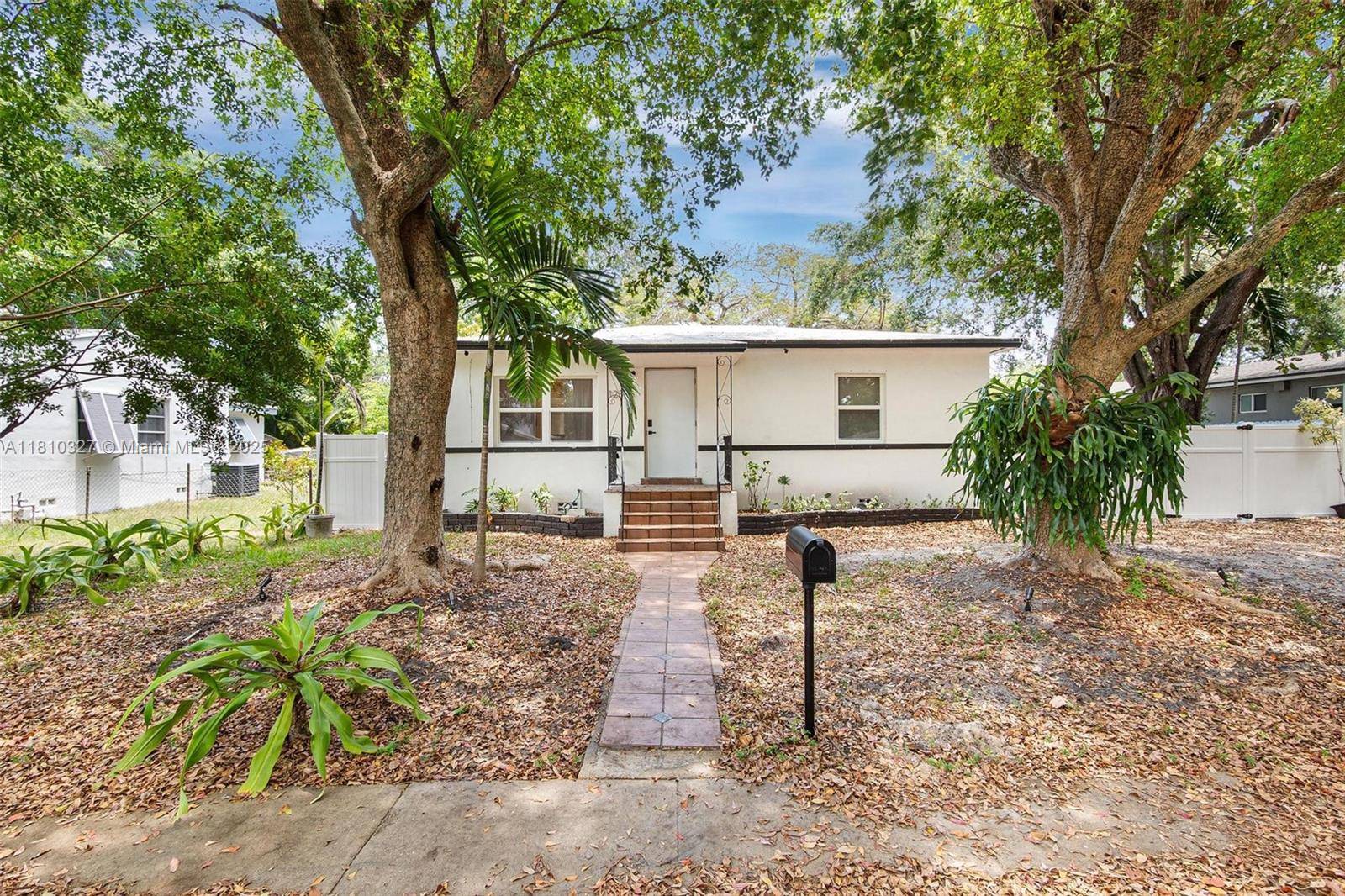 North Miami, FL 33161,12325 NE 11th Pl
