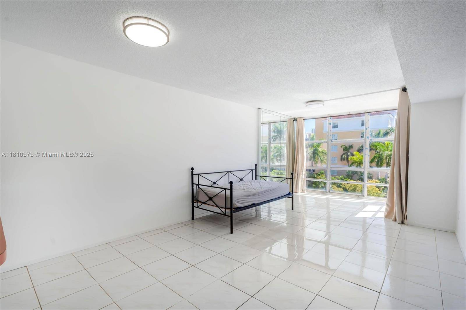 Sunny Isles Beach, FL 33160,210 172nd St #438