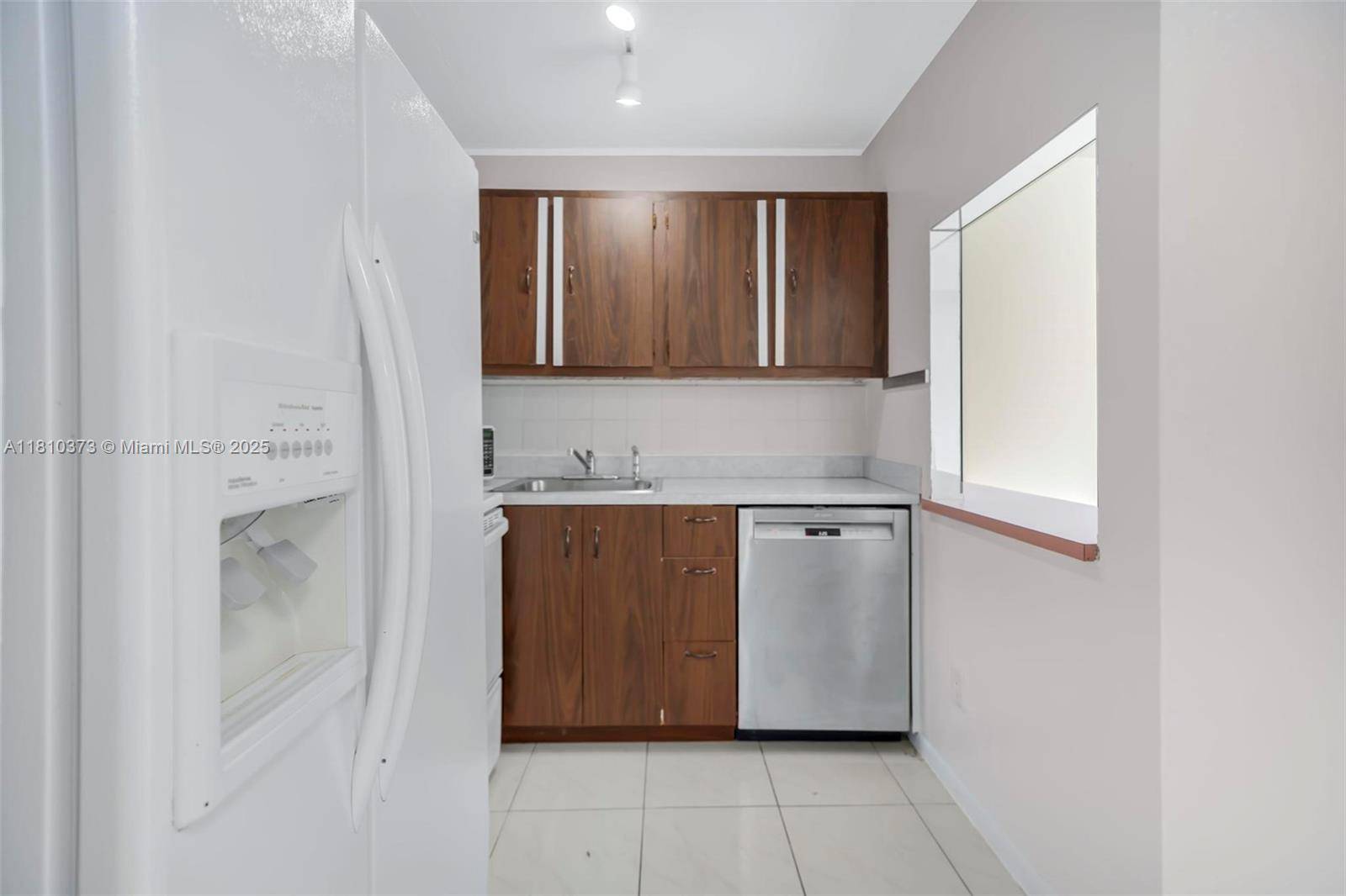 Sunny Isles Beach, FL 33160,210 172nd St #438
