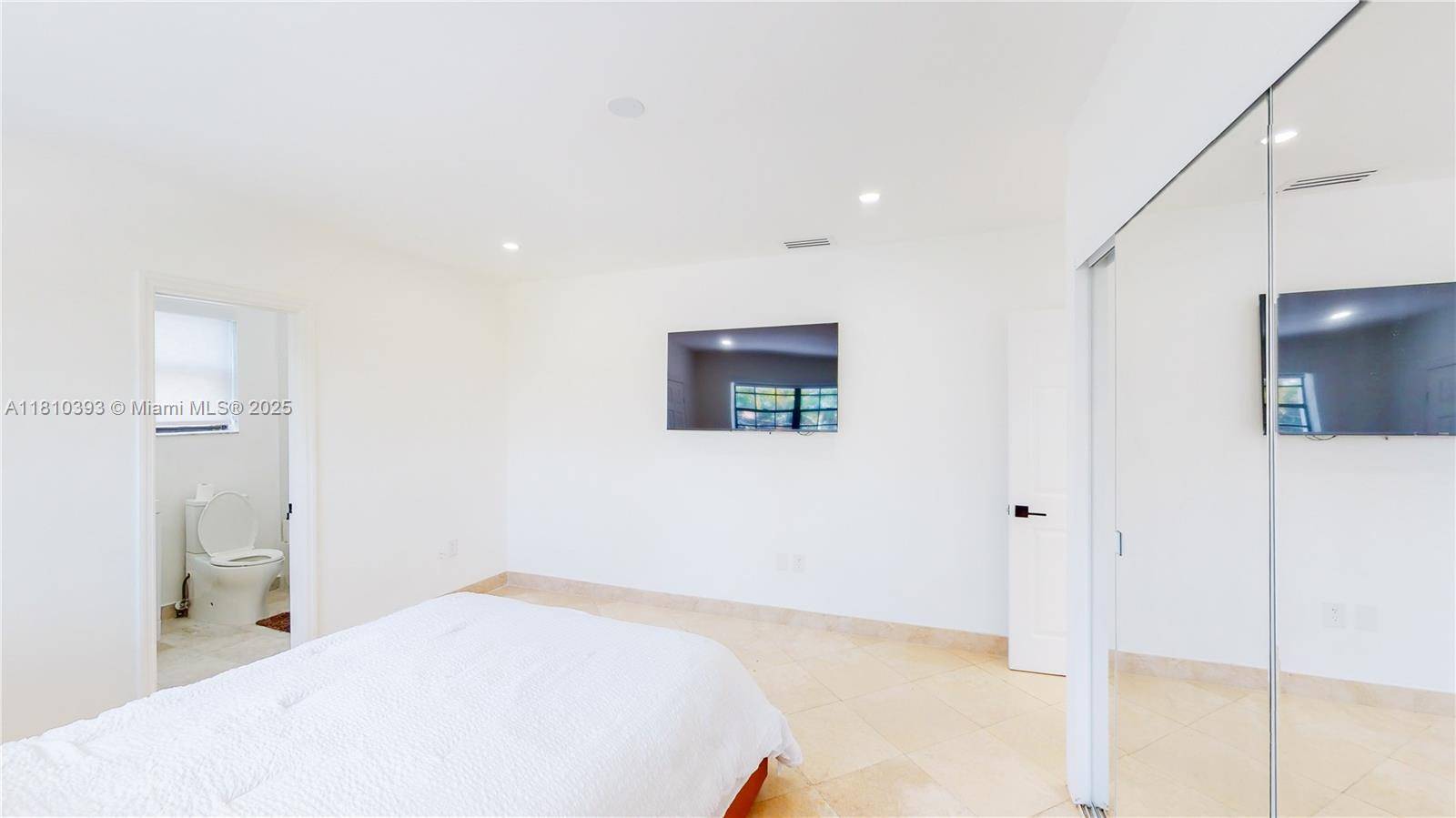 Sunny Isles Beach, FL 33160,19140 N Bay Rd