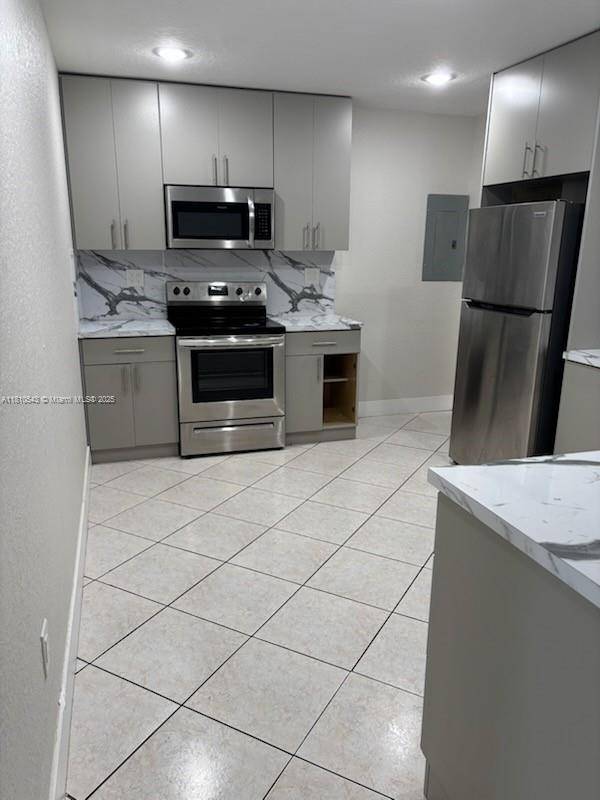 Hialeah, FL 33012,846 W 31st St #1