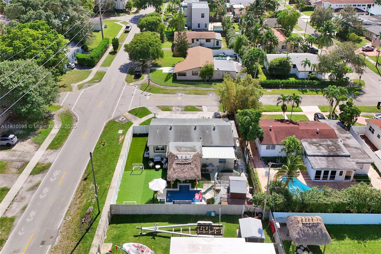 Miami, FL 33180,2575 NE 214th St