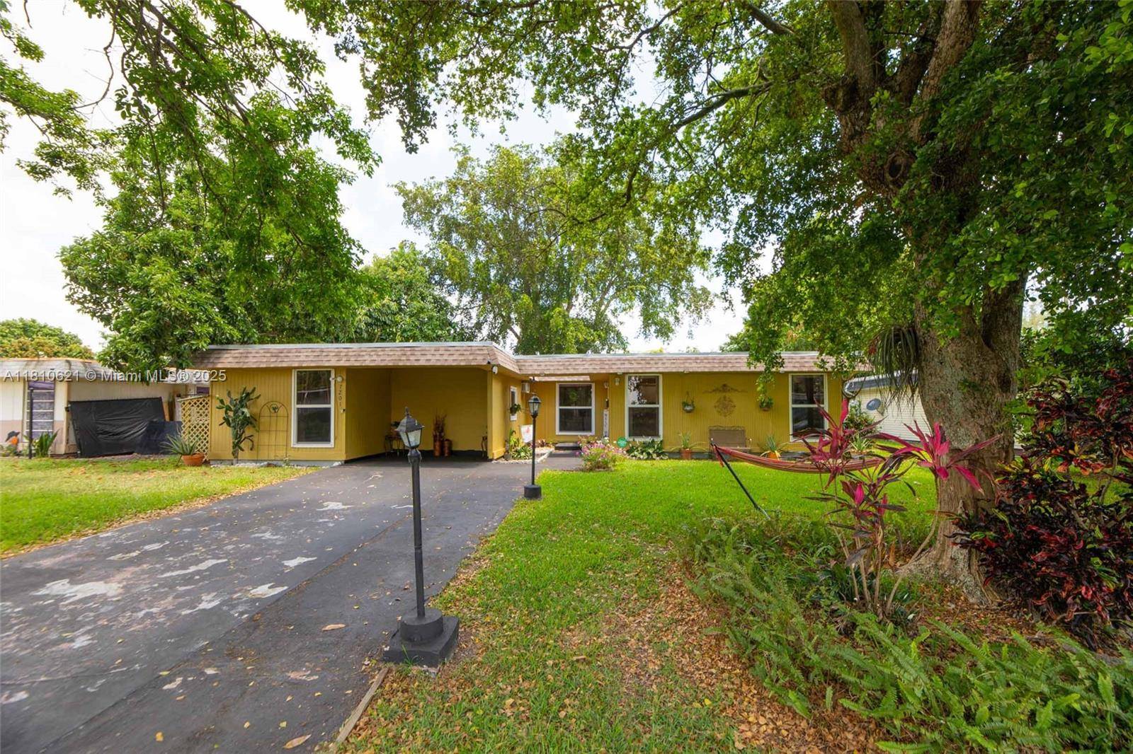 Tamarac, FL 33321,7201 NW 67th St