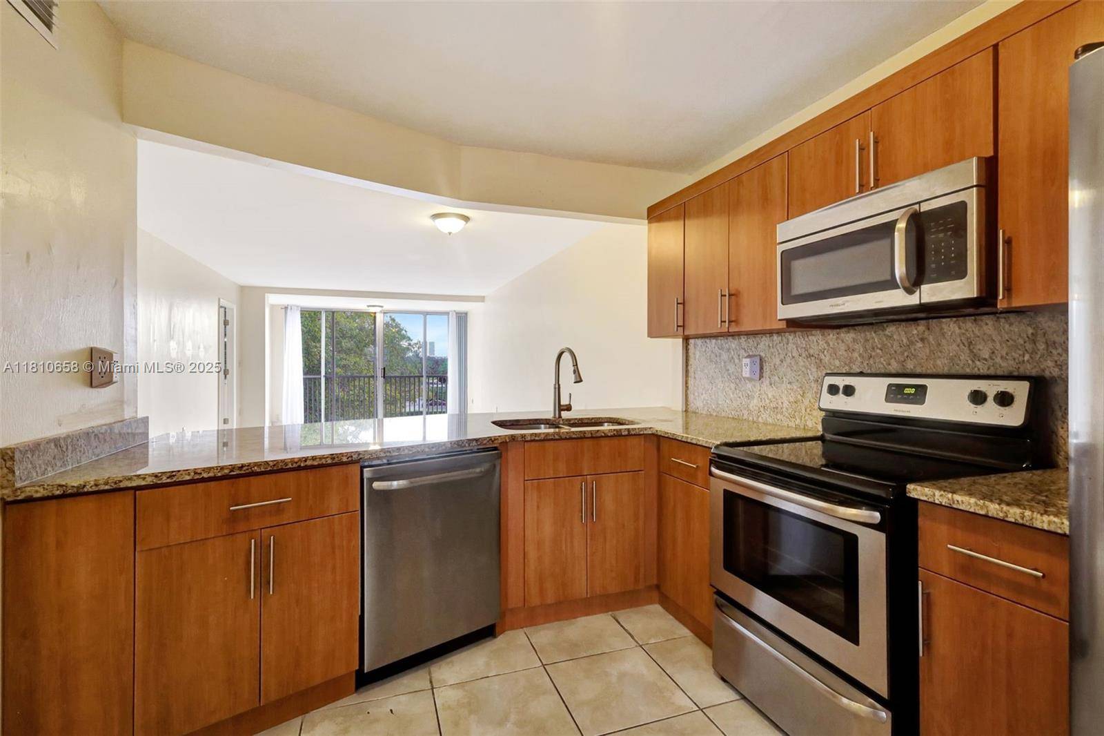 Miami, FL 33179,1780 NE 191st St #412-2