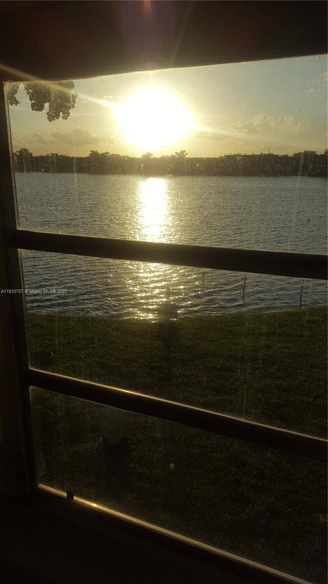 Miami, FL 33179,19080 NE 3rd Ct #318
