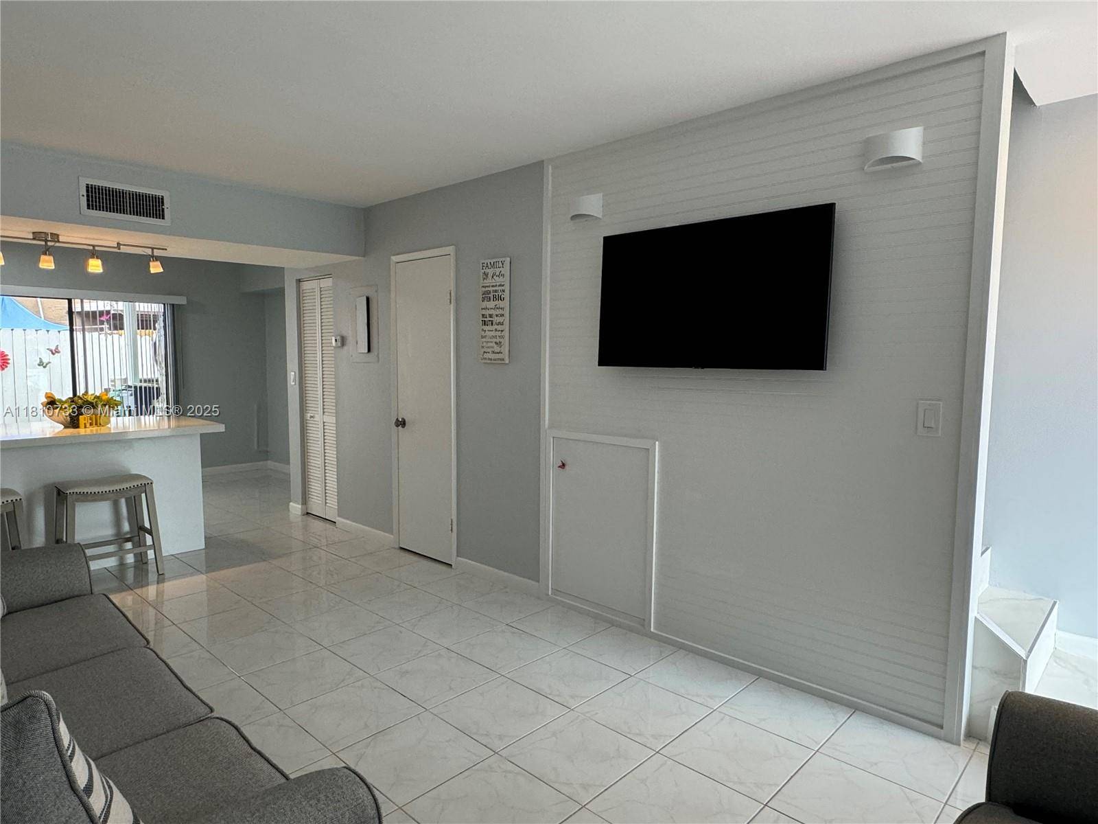 Miami, FL 33165,1817 SW 107th Ave #1807
