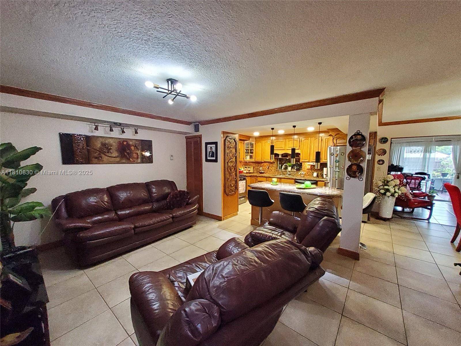 Miami, FL 33173,11389 SW 65th St
