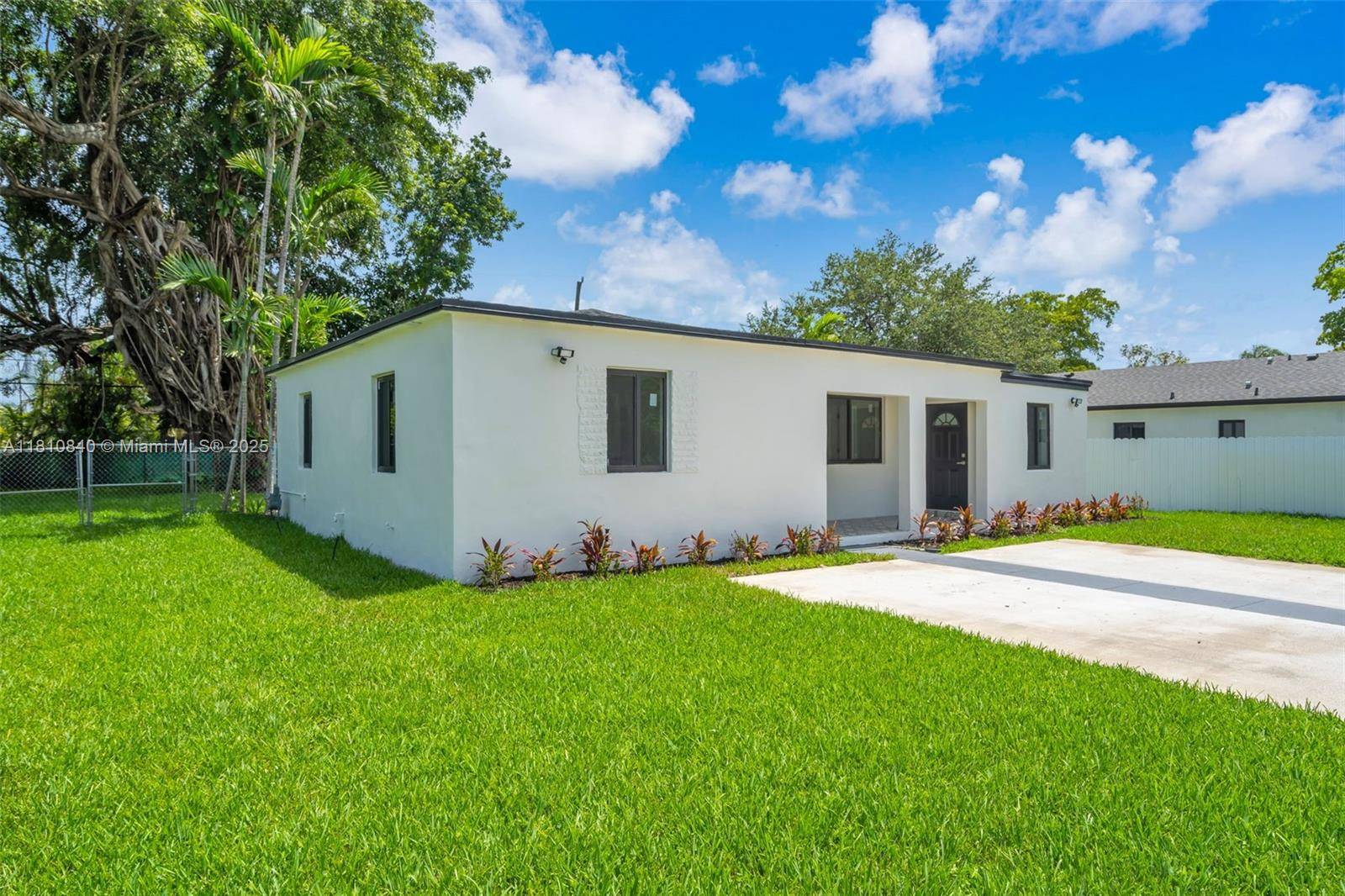 North Miami, FL 33161,1010 NE 140th St
