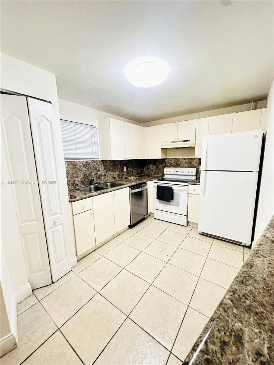 Sunrise, FL 33351,4205 N University Dr #308