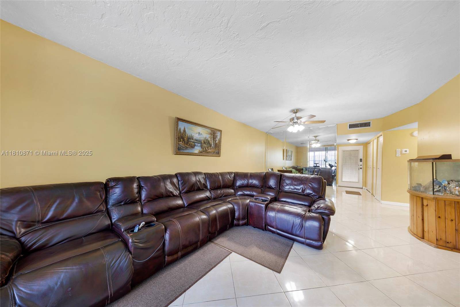 Lauderdale Lakes, FL 33311,2871 Somerset Dr #112